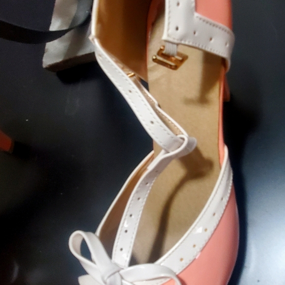 Retro pumps - Picture 2 of 4